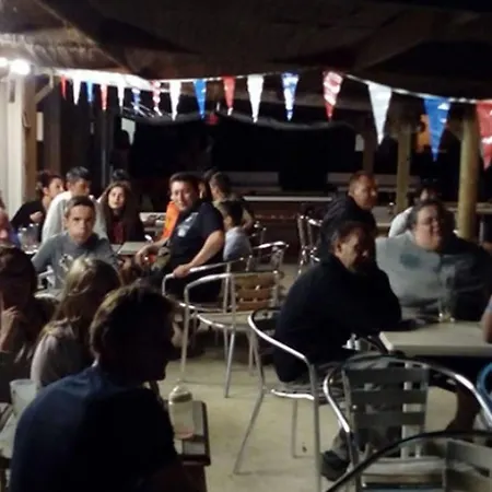 Mobil Confortable Avec Terrasse - Api-1-52-727 Saint-Sornin (Charente-Maritime)