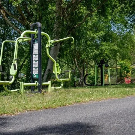 مكان تخييم Mobil Confortable Avec Terrasse - Api-1-52-727 *