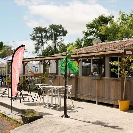 Mobil Confortable Avec Terrasse - Api-1-52-727 Camping